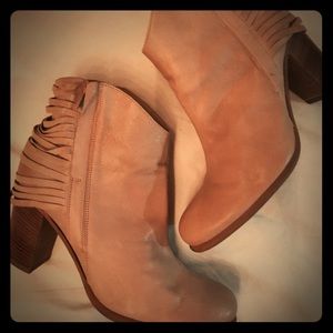 Sundance Cream Leather Heeled Boots